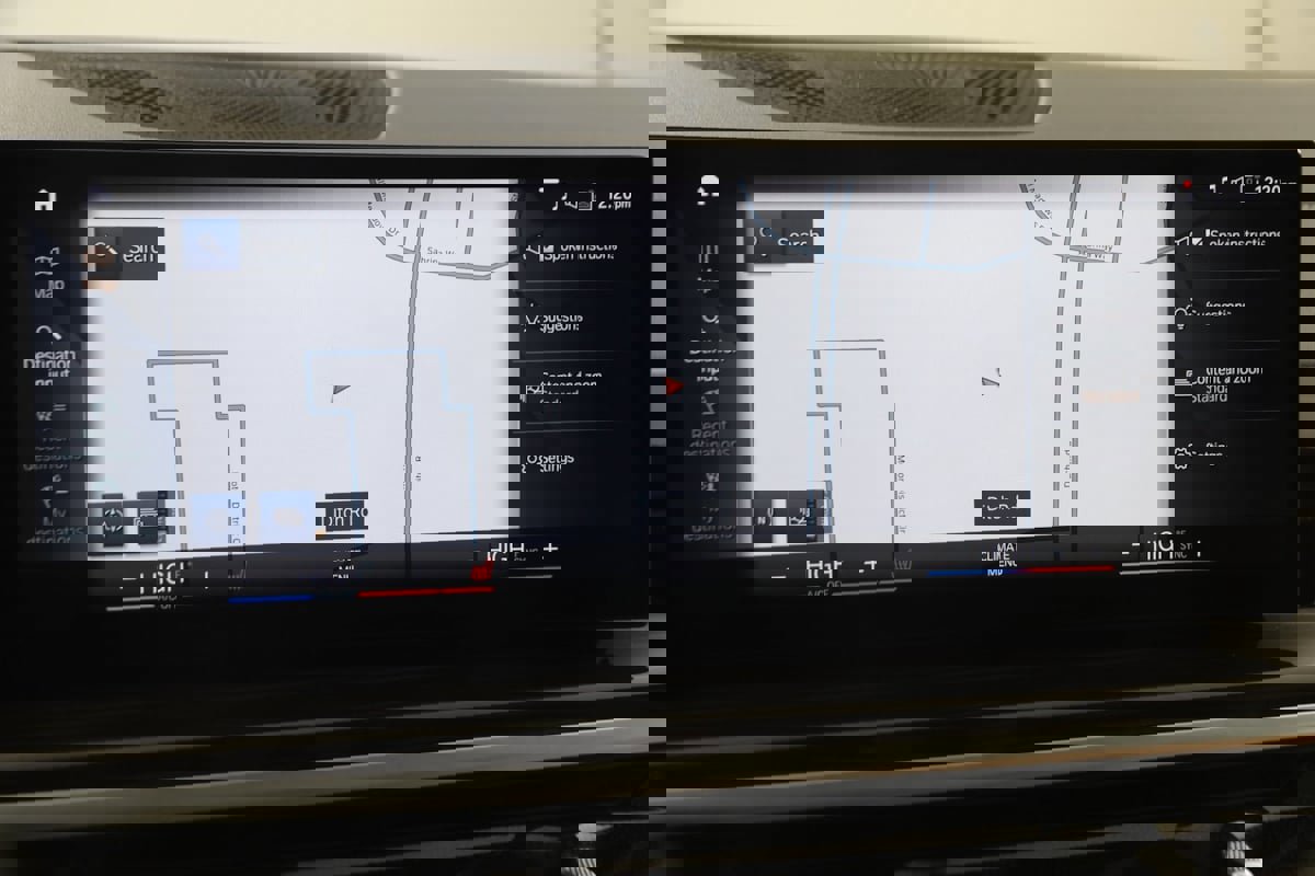 Used 2023 BMW X7 xDrive40i w/ M Sport Package image 9