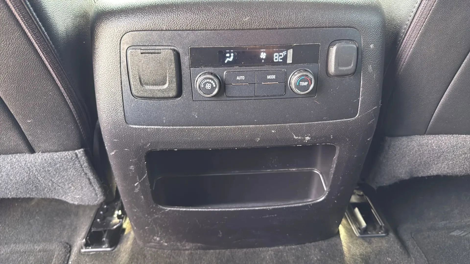 Used 2016 Chevrolet Tahoe LT image 30