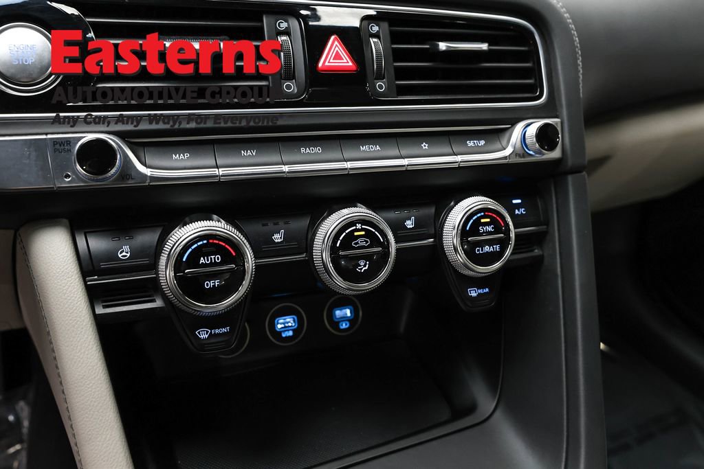 Used 2023 Genesis G70 2.0T image 21