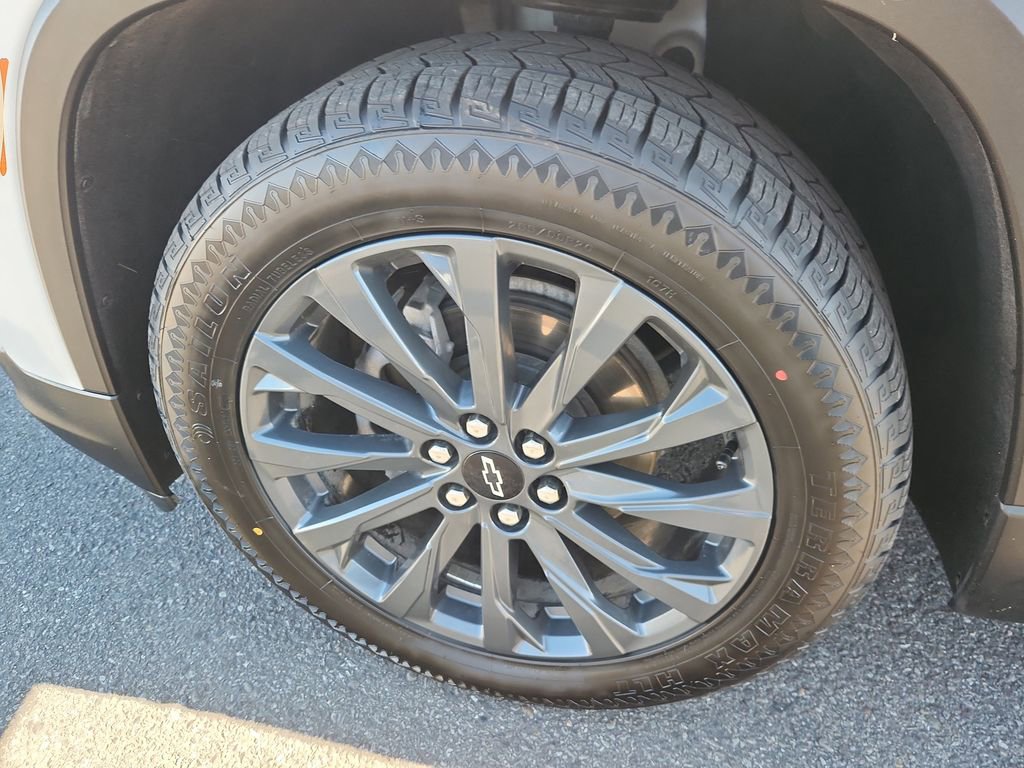 Used 2023 Chevrolet Traverse RS w/ LPO, Floor Liner Package image 19
