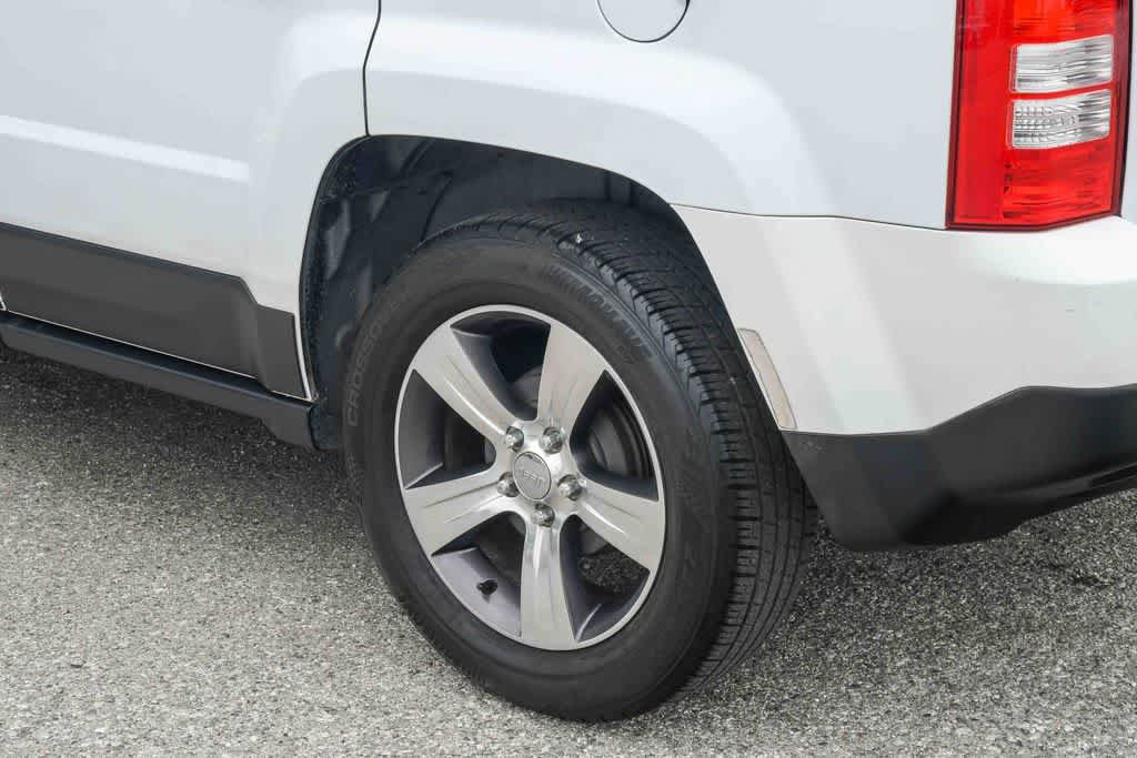 Used 2016 Jeep Patriot High Altitude FWD image 11