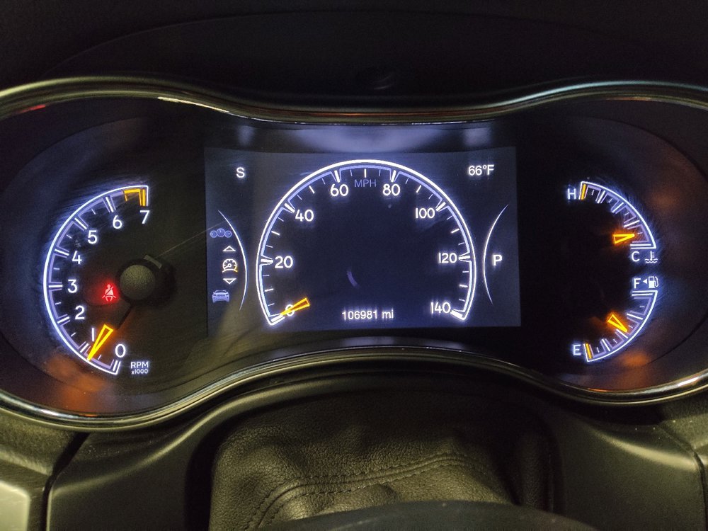 Used 2018 Jeep Grand Cherokee Altitude image 23