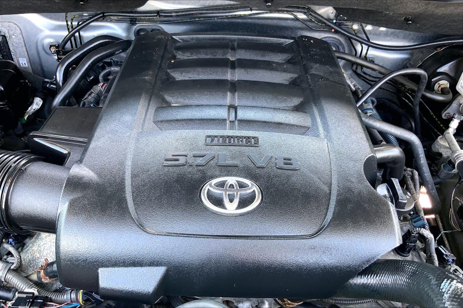 Used 2019 Toyota Tundra SR5 w/ SR5 Upgrade Package AWD/4WD image 32