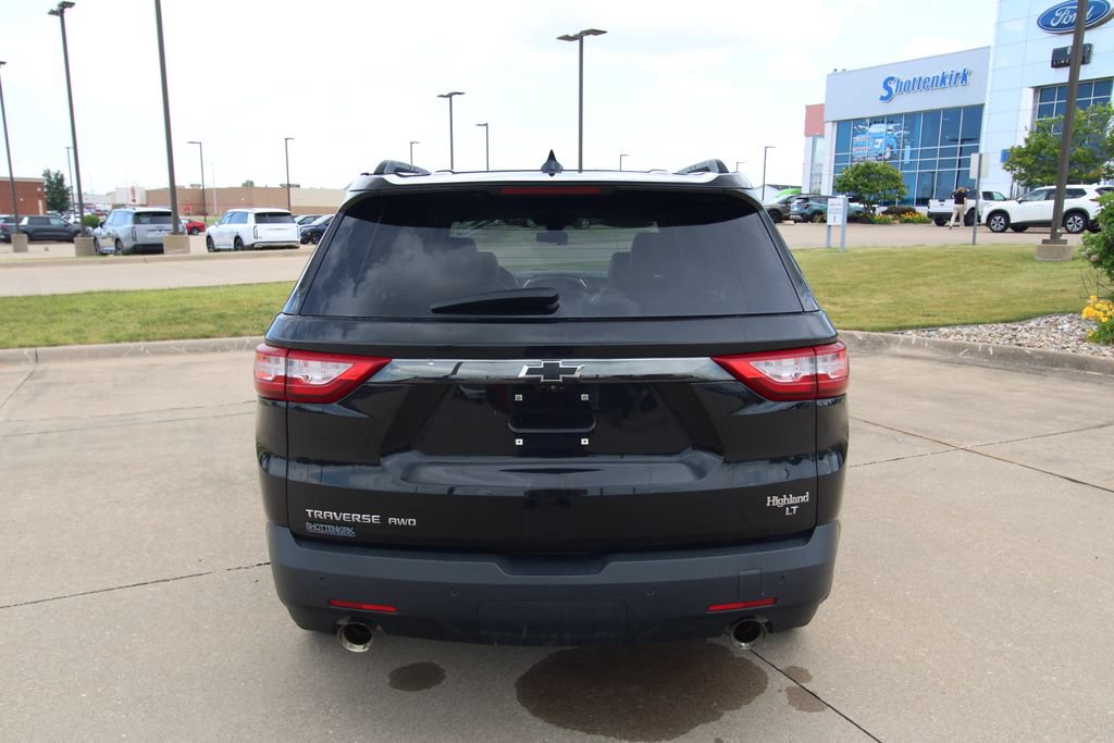 Used 2019 Chevrolet Traverse LT w/ LPO, Blackout Package AWD/4WD image 17
