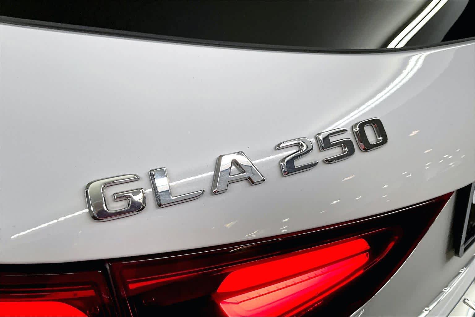Certified 2024 Mercedes-Benz GLA 250 4MATIC image 10