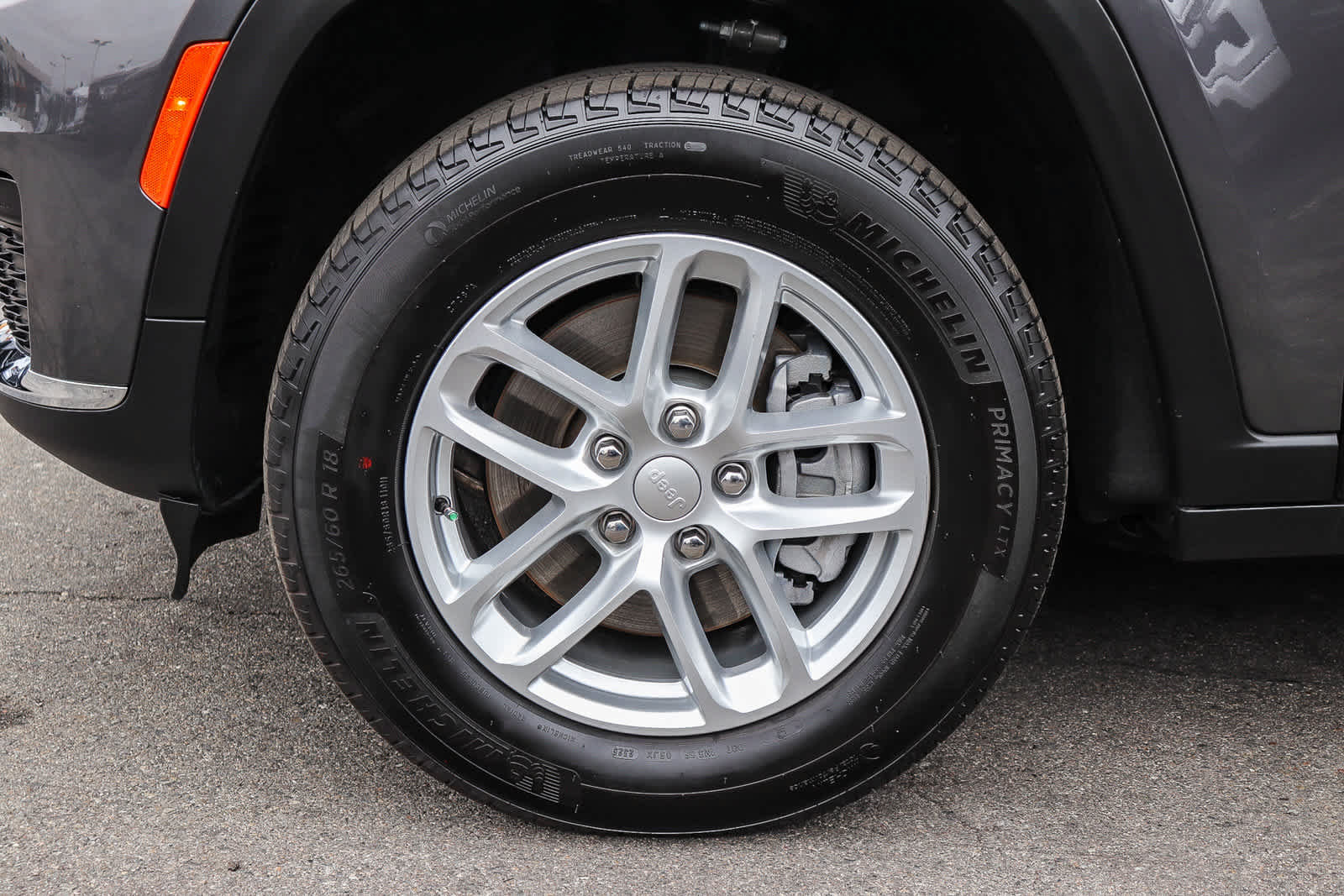 Used 2025 Jeep Grand Cherokee L Laredo RWD image 9
