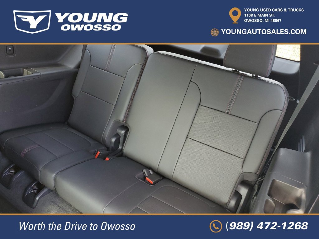 Used 2023 Chevrolet Traverse RS w/ LPO, Floor Liner Package AWD/4WD image 36