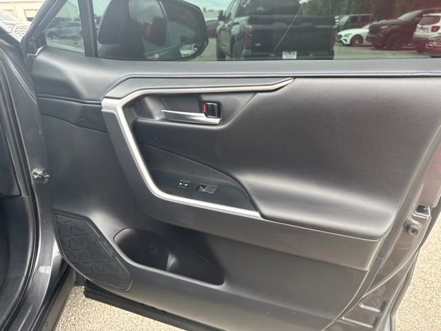 Used 2019 Toyota RAV4 XSE AWD/4WD image 14