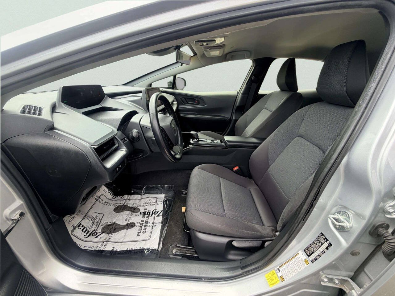Used 2023 Toyota Prius LE FWD image 14