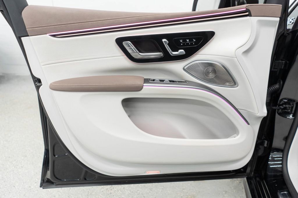 Used 2023 Mercedes-Benz EQS 580 4MATIC SUV image 15