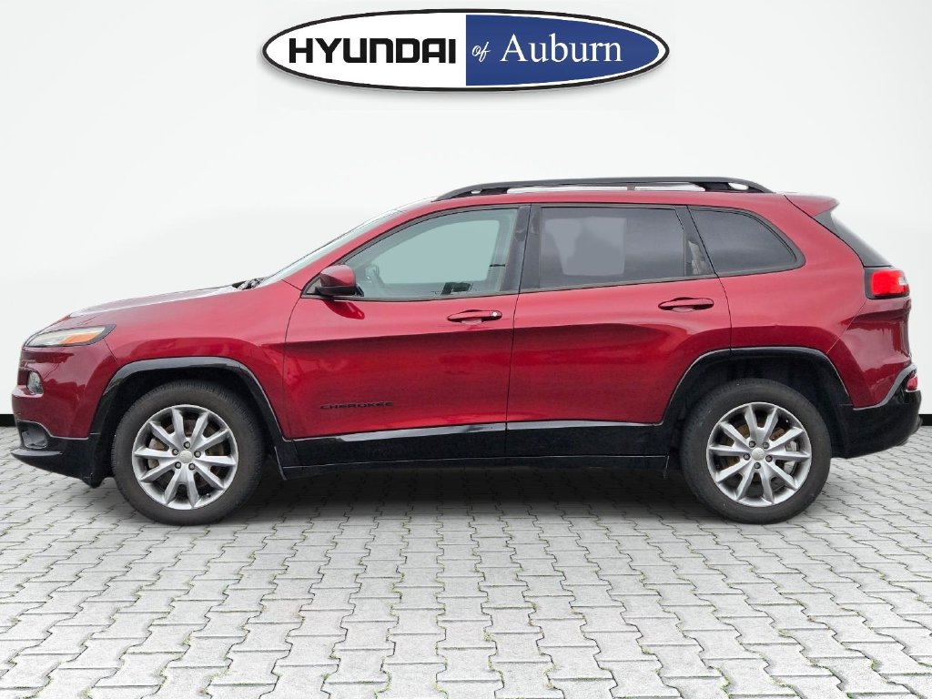 Used 2018 Jeep Cherokee Latitude FWD image 10