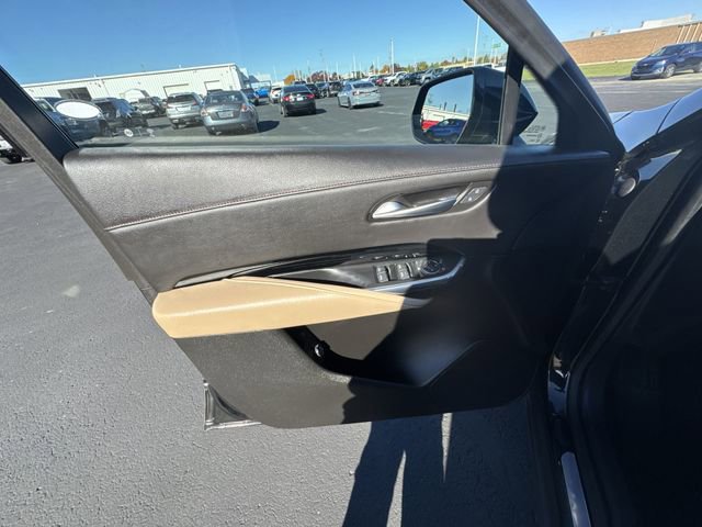 Certified 2024 Cadillac XT4 Luxury image 23