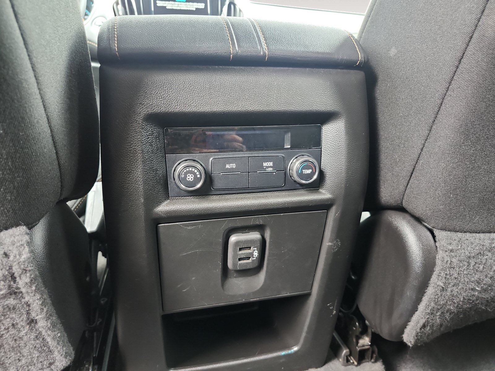 Used 2019 Chevrolet Traverse LT FWD image 13