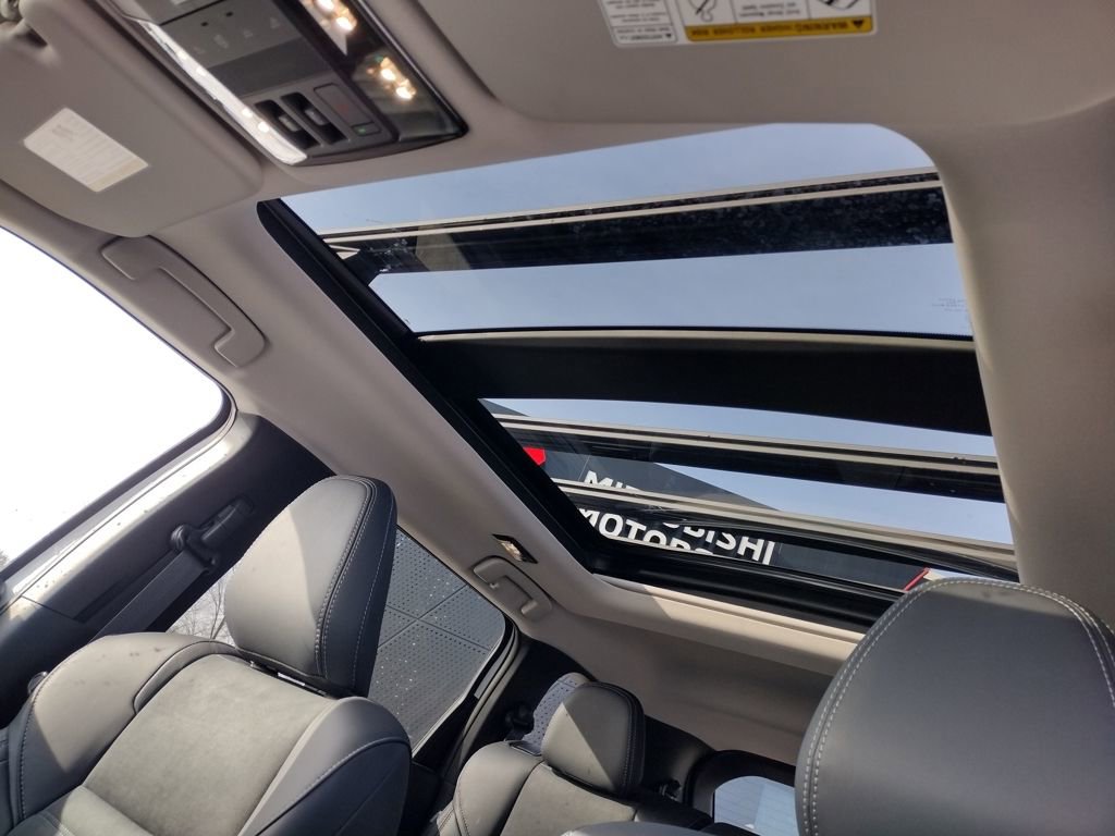 New 2026 Mitsubishi Outlander Trail Edition image 3