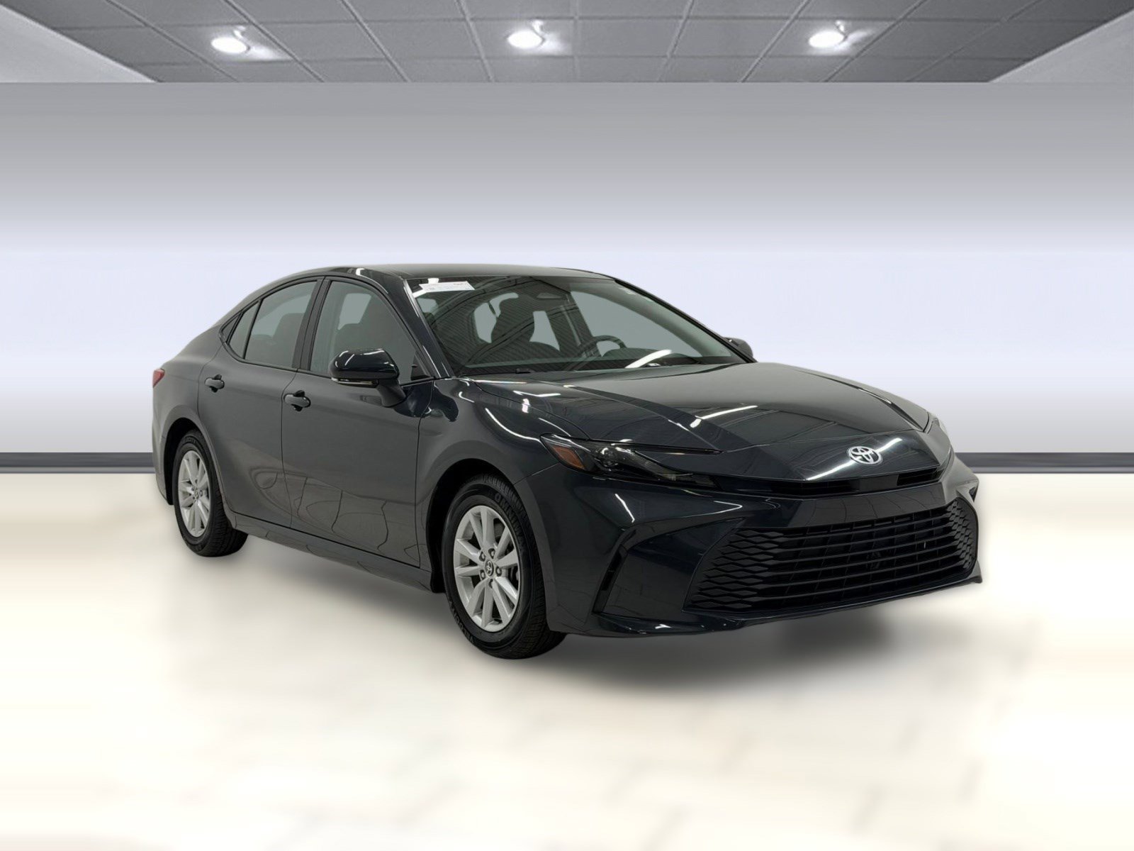 Used 2025 Toyota Camry LE FWD image 6