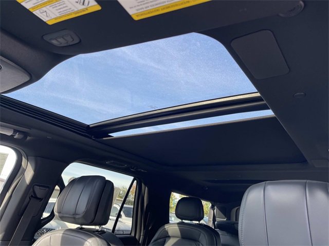 New 2025 Lincoln Navigator L Reserve w/ Jet Appearance Package image 28