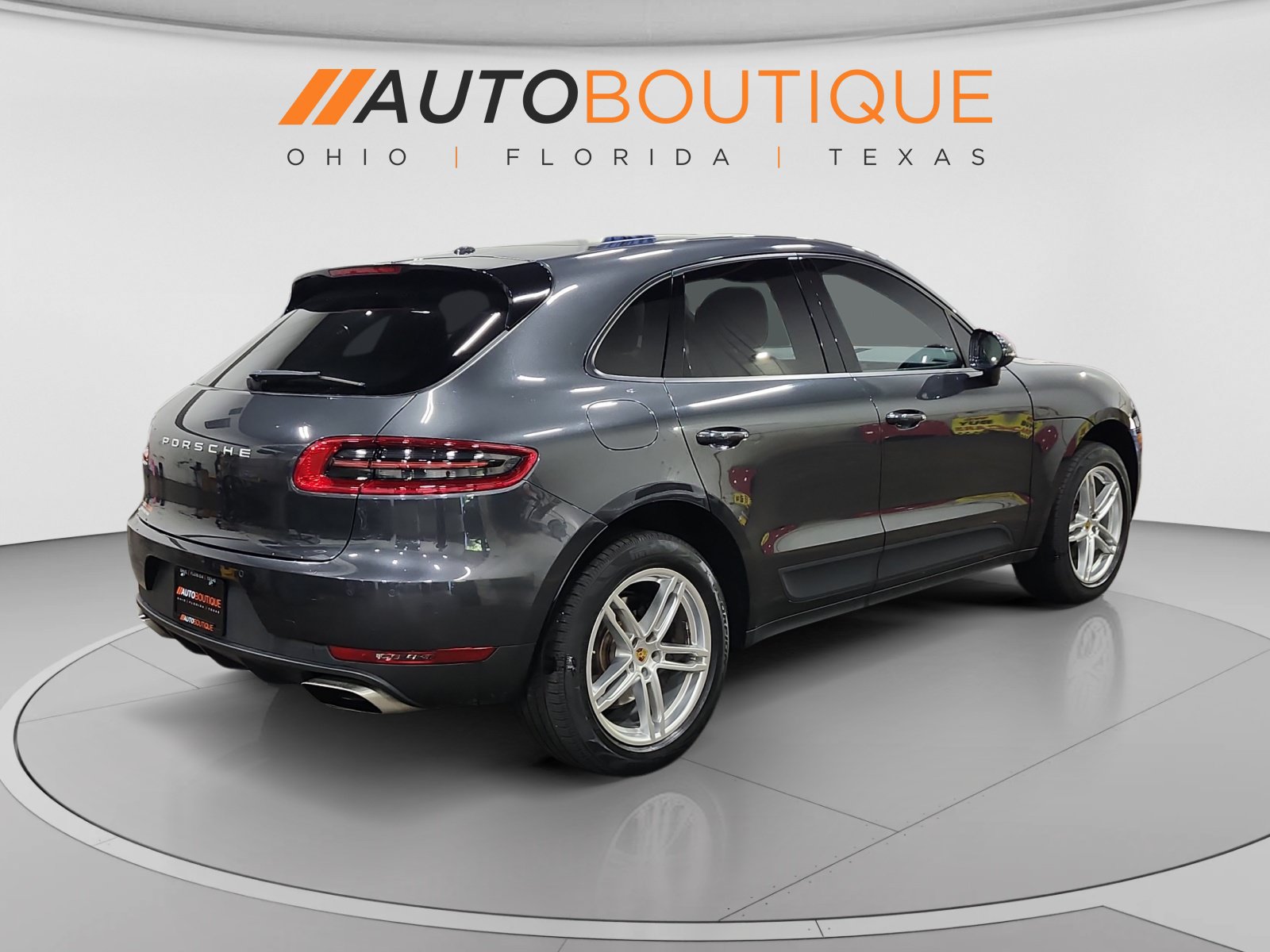 Used 2018 Porsche Macan AWD/4WD image 5