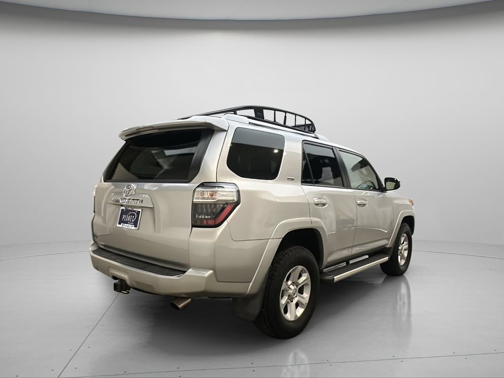 Used 2018 Toyota 4Runner SR5 AWD/4WD image 6