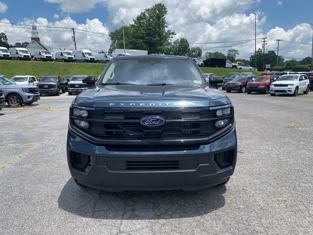 New 2025 Ford Expedition Active RWD image 3