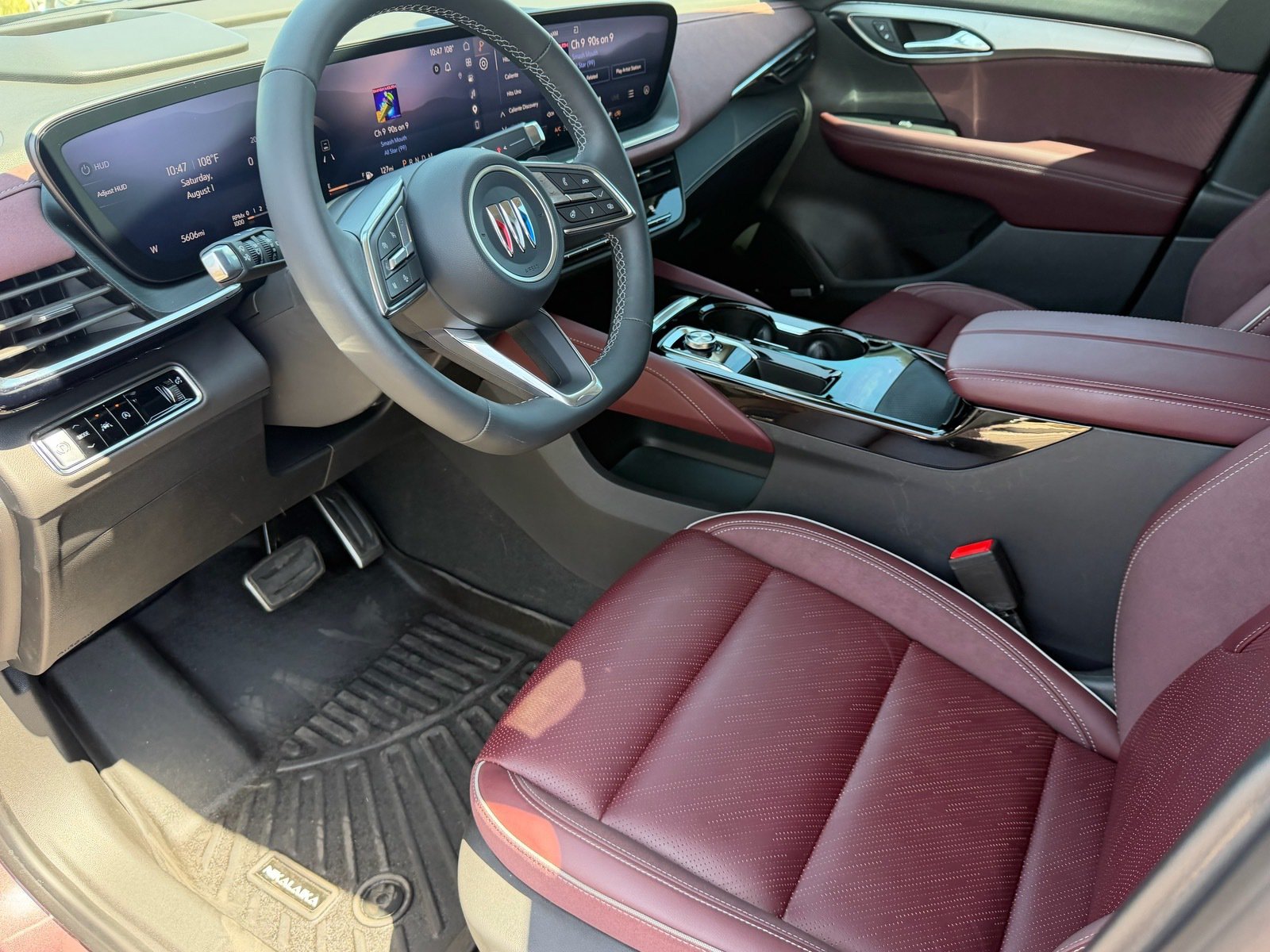 Used 2025 Buick Envision Sport Touring AWD/4WD image 17