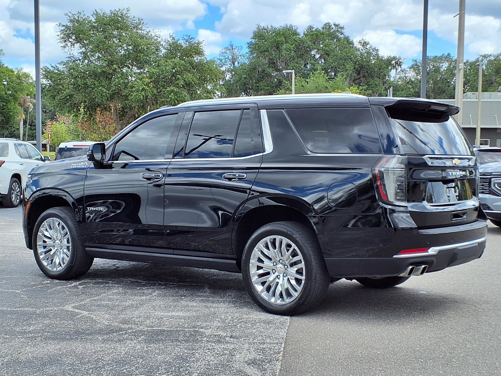 Used 2025 Chevrolet Tahoe High Country AWD/4WD image 31