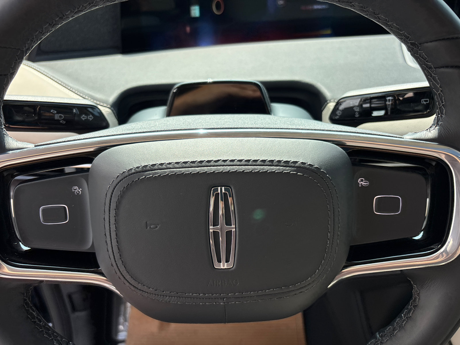 New 2027 Lincoln Navigator Reserve AWD/4WD image 15