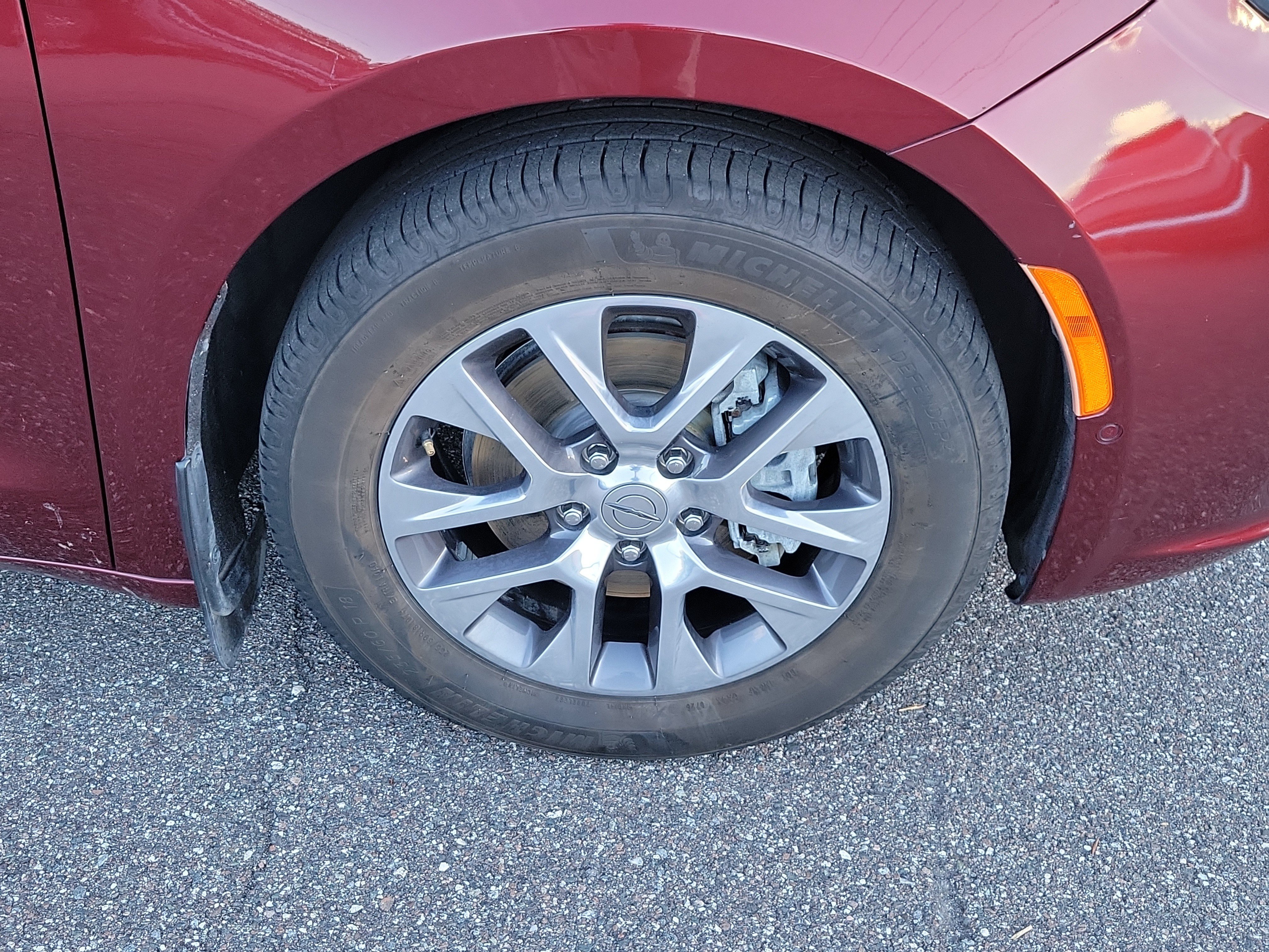 Used 2021 Chrysler Pacifica Pinnacle FWD image 43