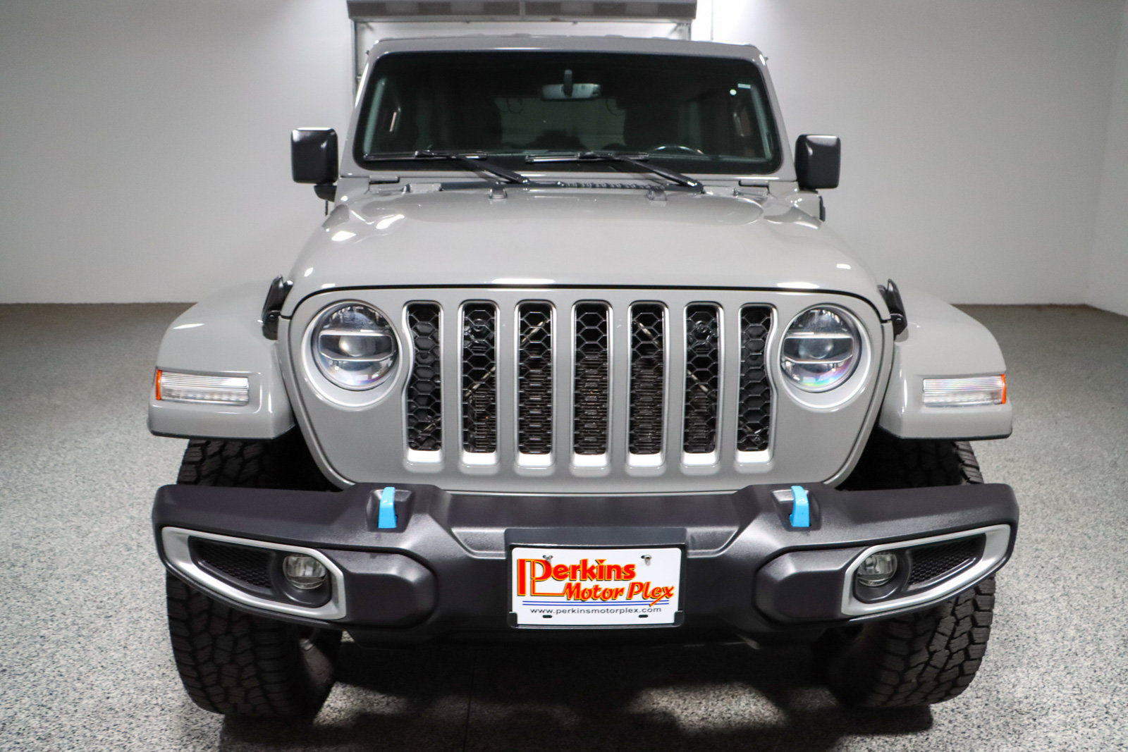 Used 2022 Jeep Wrangler Unlimited Sahara w/ Cold Weather Group AWD/4WD image 4