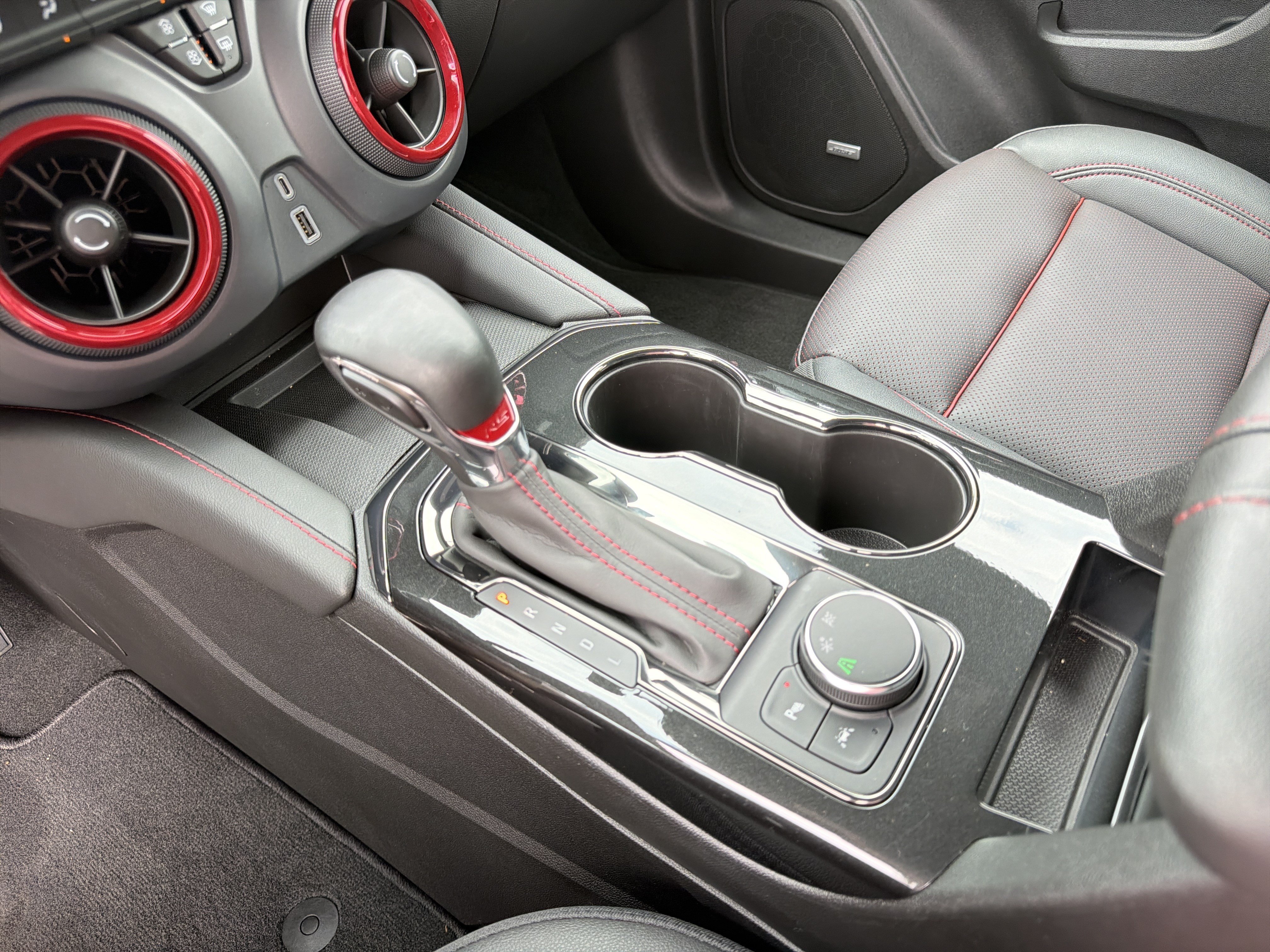 Used 2025 Chevrolet Blazer RS FWD image 31
