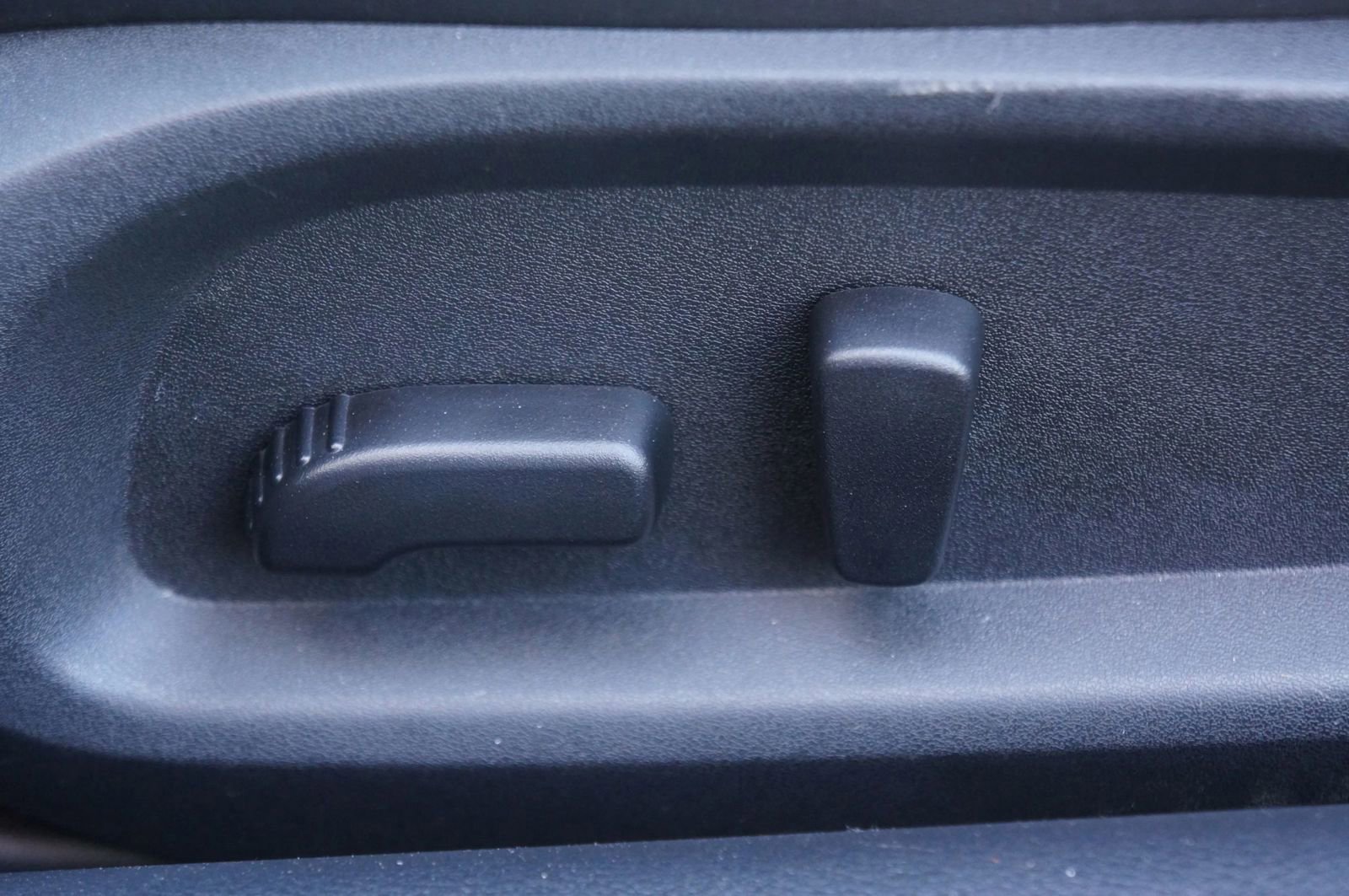 Used 2018 INFINITI Q60 2.0t w/ Cargo Package RWD image 21