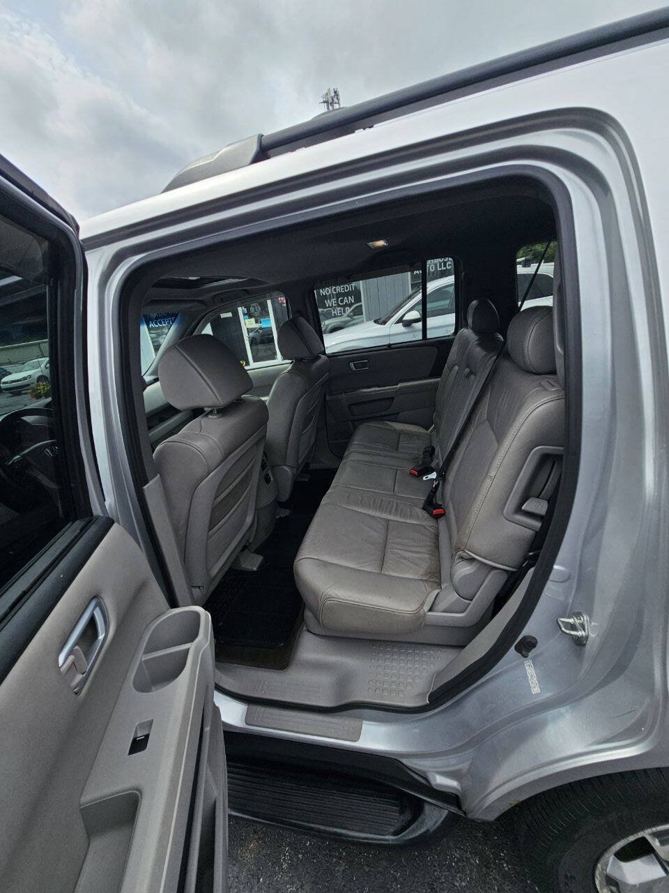 Used 2010 Honda Pilot Touring image 21