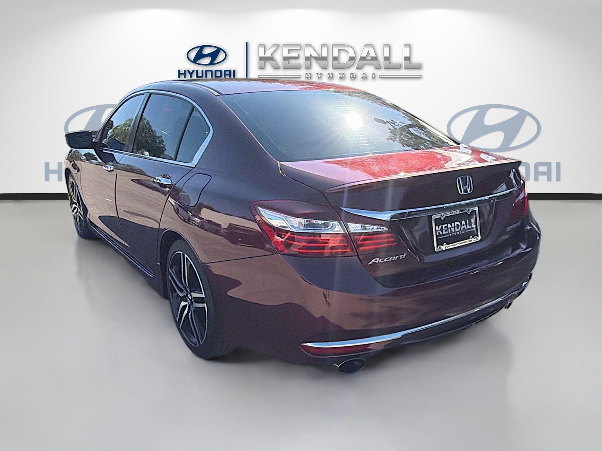 Used 2016 Honda Accord Sport image 4