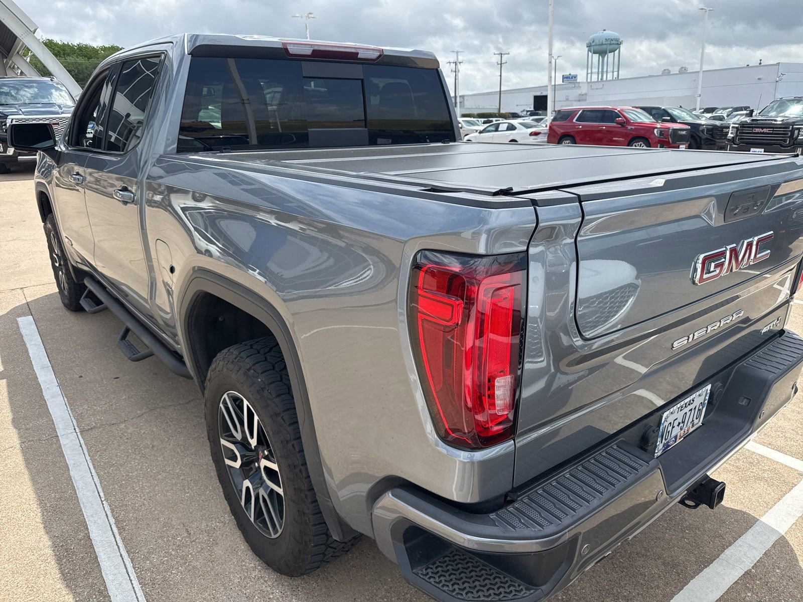 Used 2020 GMC Sierra 1500 AT4 w/ AT4 Premium Package image 9