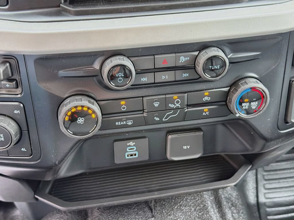 New 2026 Ford F550 4x4 Crew Cab image 33