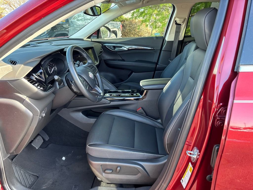 Used 2023 Buick Envision Essence image 12
