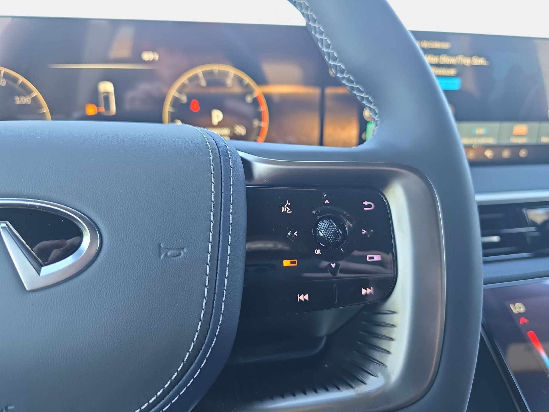 New 2026 INFINITI QX80 4WD image 18