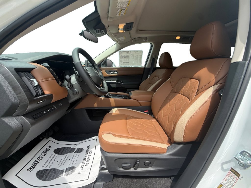New 2026 Nissan Pathfinder Platinum AWD/4WD image 10