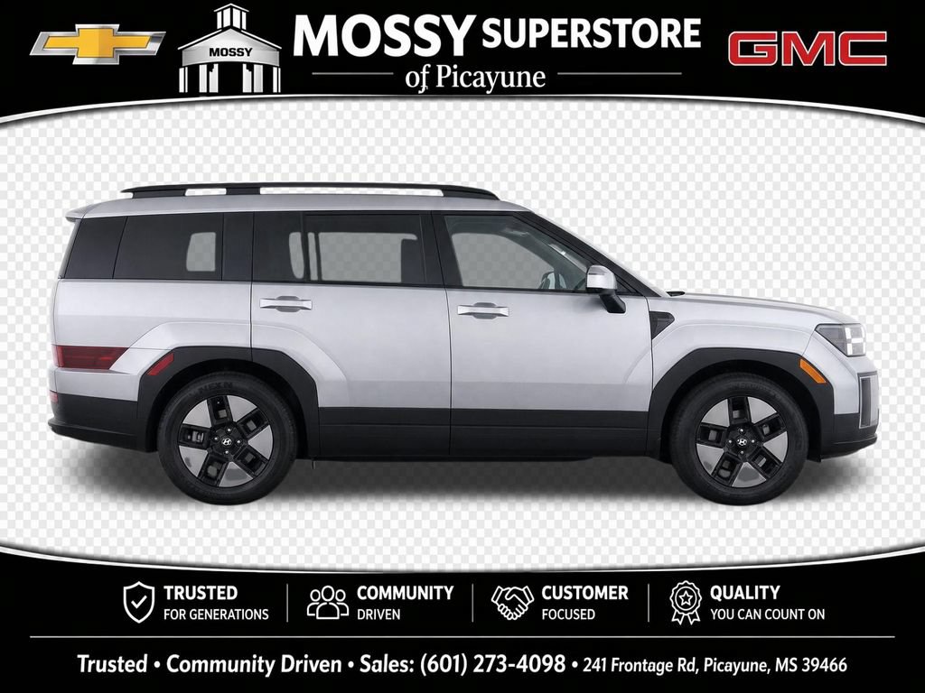 Used 2025 Hyundai Santa Fe SEL FWD image 9