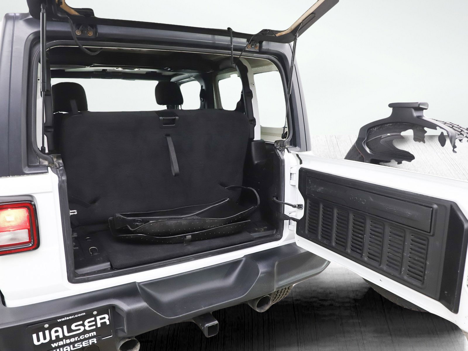 Used 2020 Jeep Wrangler Sport image 9