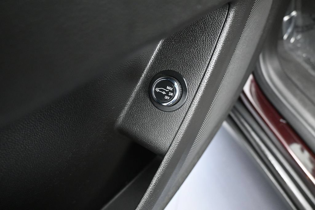 Used 2022 Chevrolet Traverse LT w/ LPO, Floor Liner Package FWD image 15