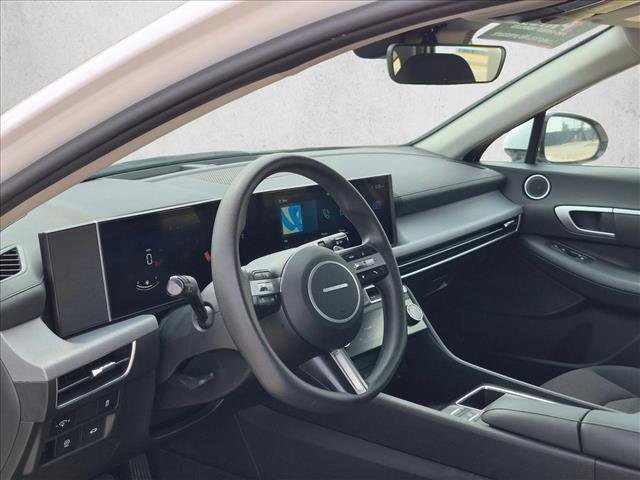 Used 2025 Hyundai Sonata SEL FWD image 10