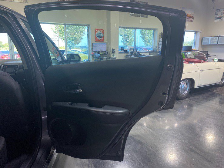 Used 2016 Honda HR-V LX image 17