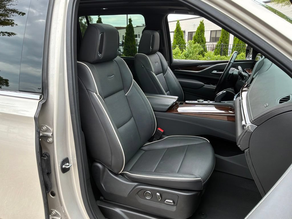 Used 2021 Cadillac Escalade ESV Premium Luxury AWD/4WD image 37
