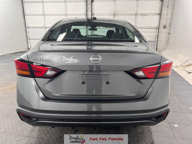 Used 2025 Nissan Altima 2.5 SV FWD image 8
