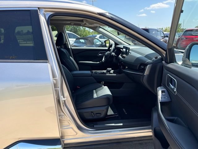 Used 2025 Nissan Rogue Platinum AWD/4WD image 20