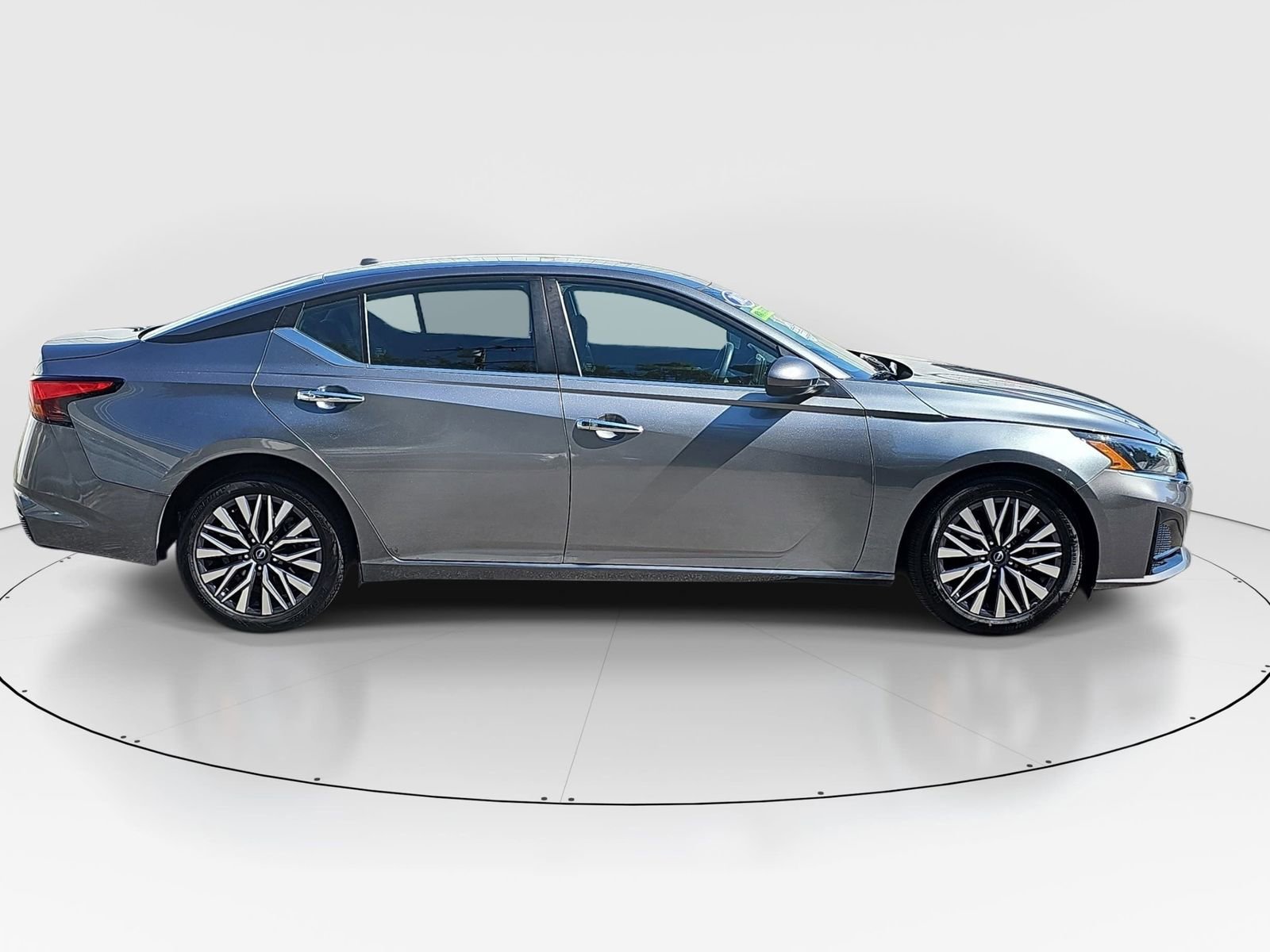 Used 2023 Nissan Altima 2.5 SV FWD image 4