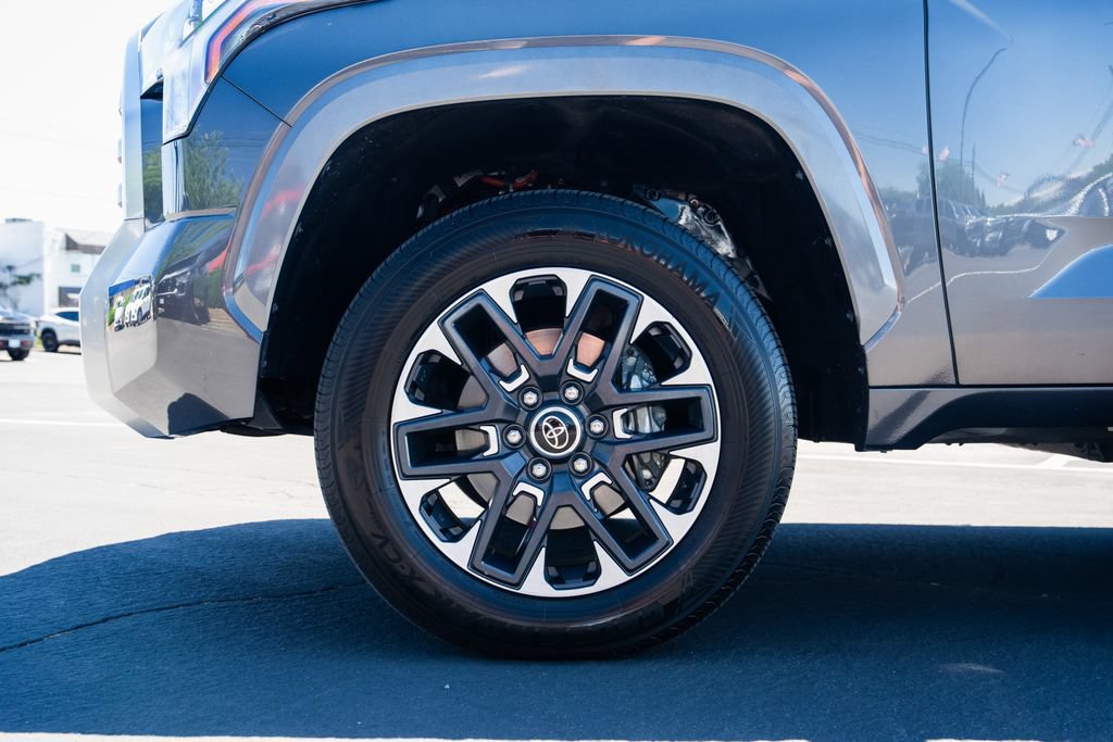 Used 2024 Toyota Tundra Limited AWD/4WD image 9