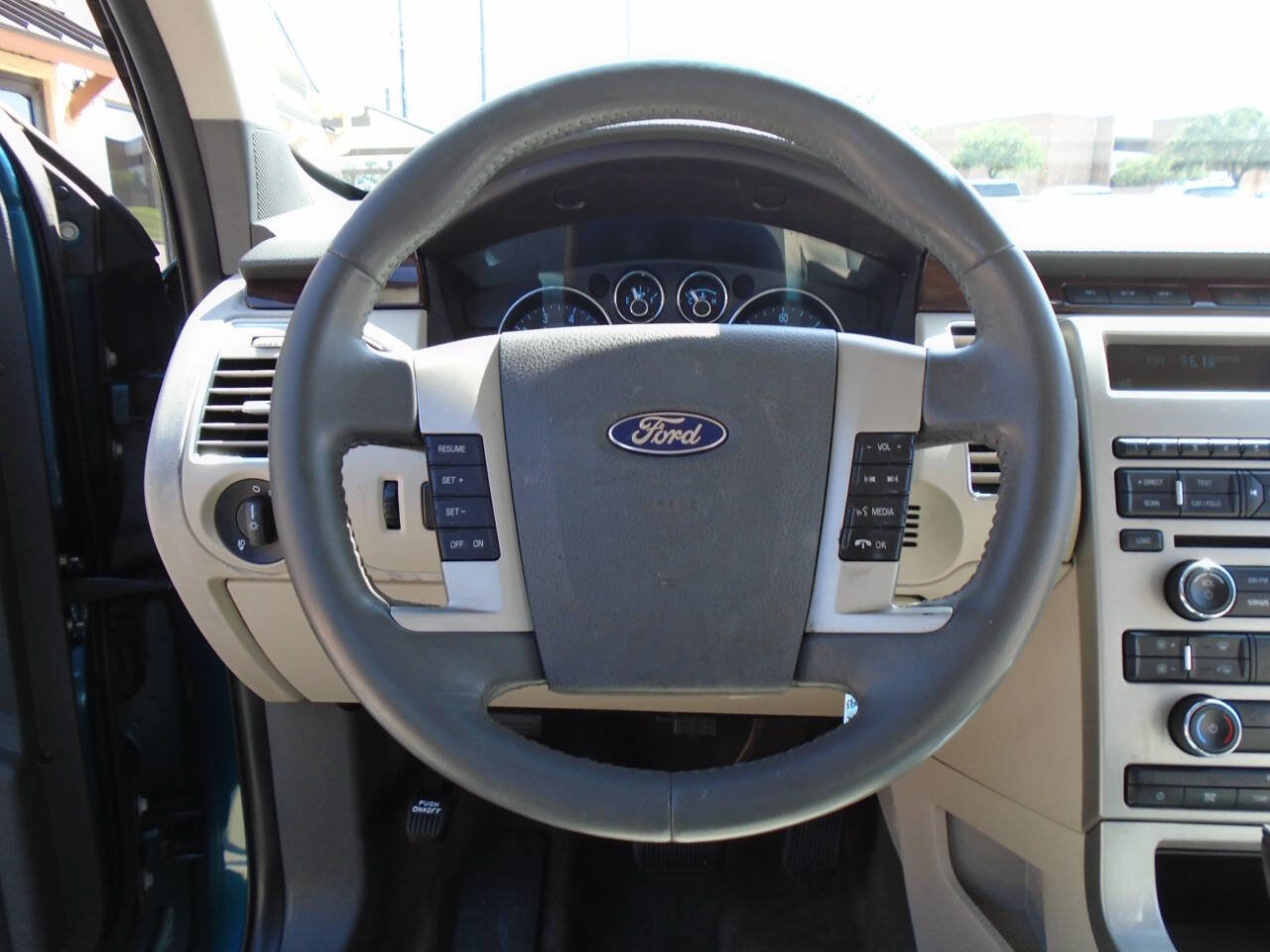 Used 2011 Ford Flex SEL w/ Rapid Spec Order Code FWD image 17
