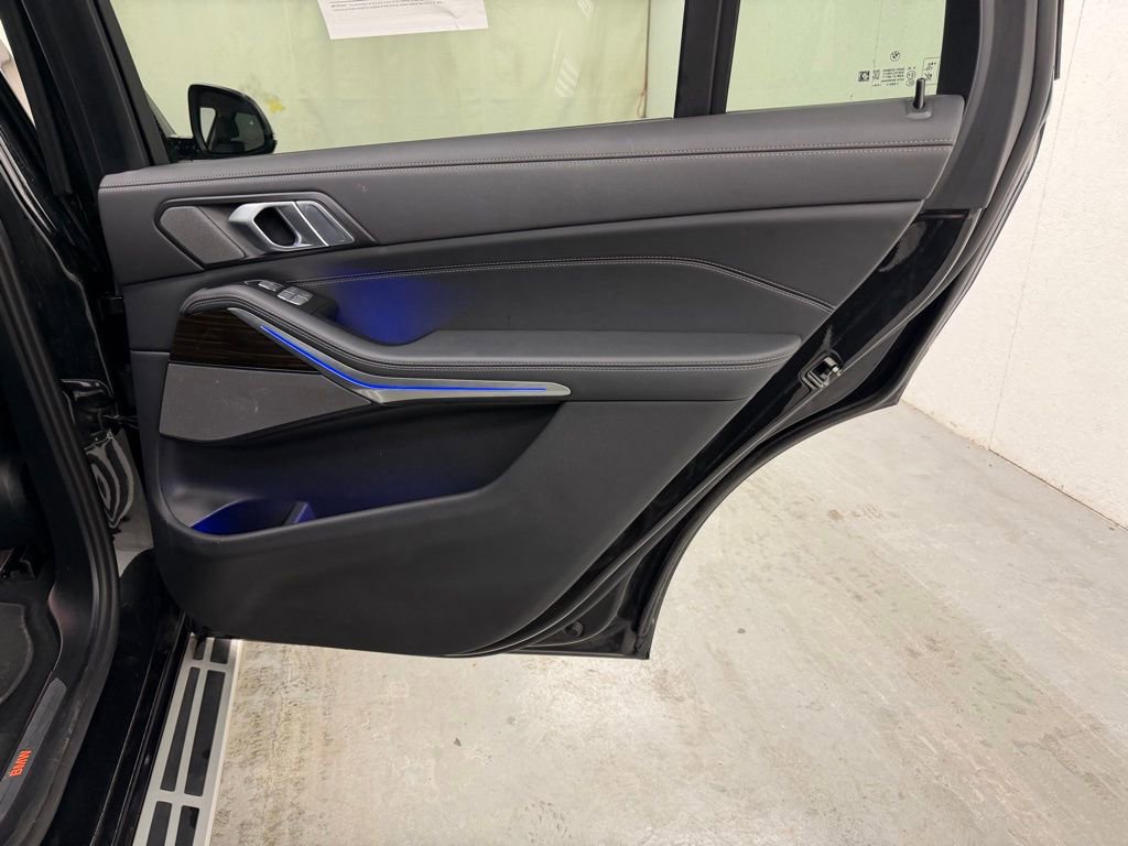 Used 2024 BMW X7 xDrive40i image 15