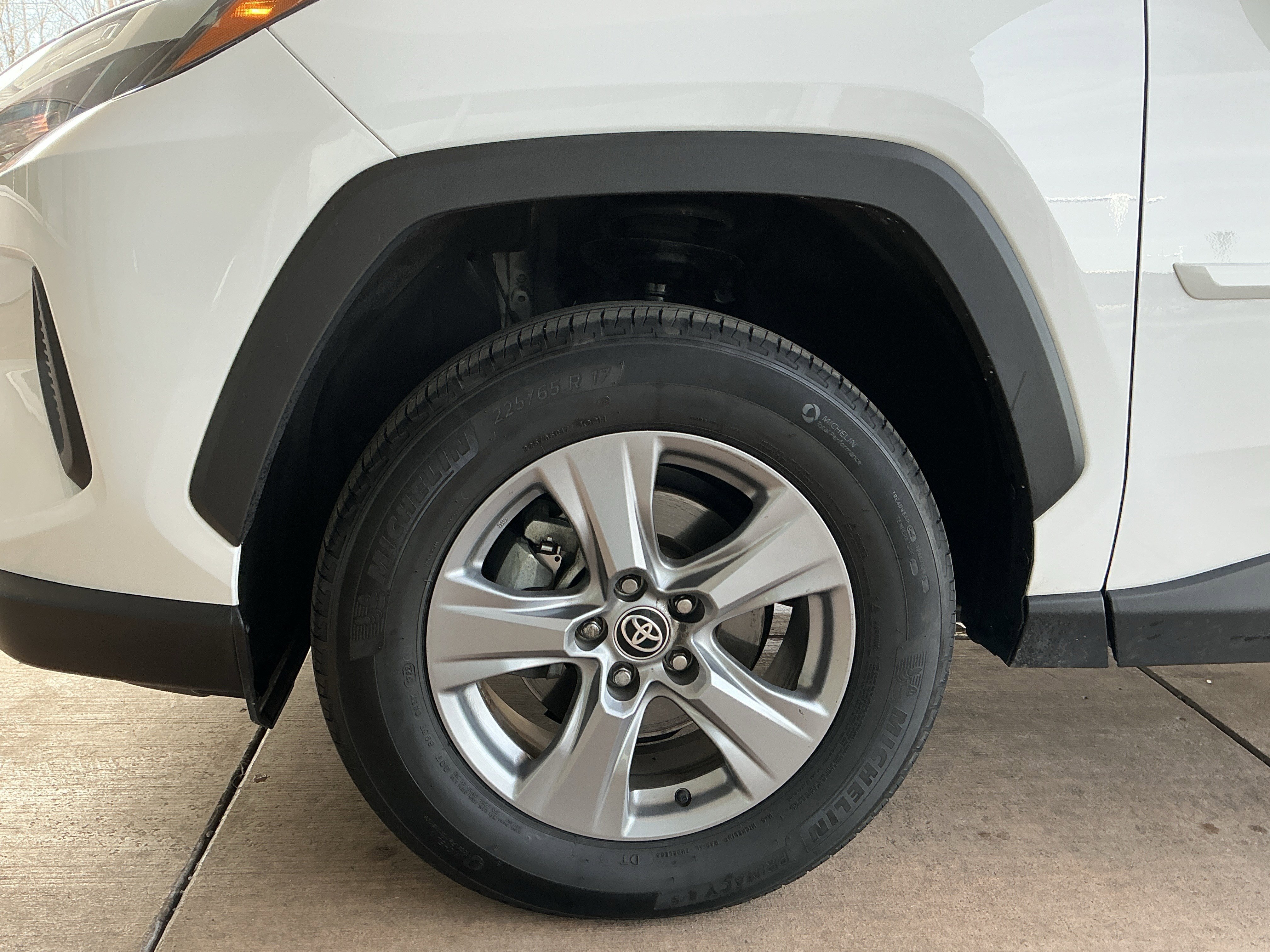 Used 2022 Toyota RAV4 XLE w/ Convenience Package image 26